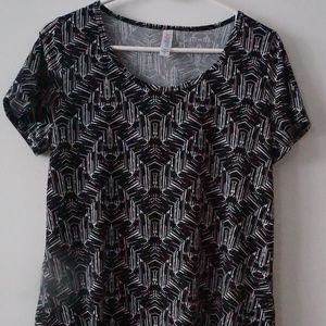 LuLaRoe Black White Perfect Tee S